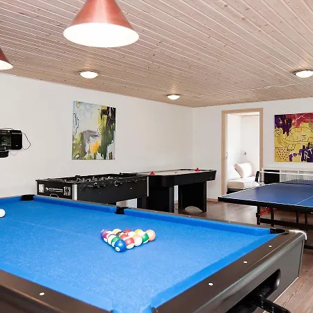Casa de Férias Eight-Bedroom Holiday Home In Ebeltoft *